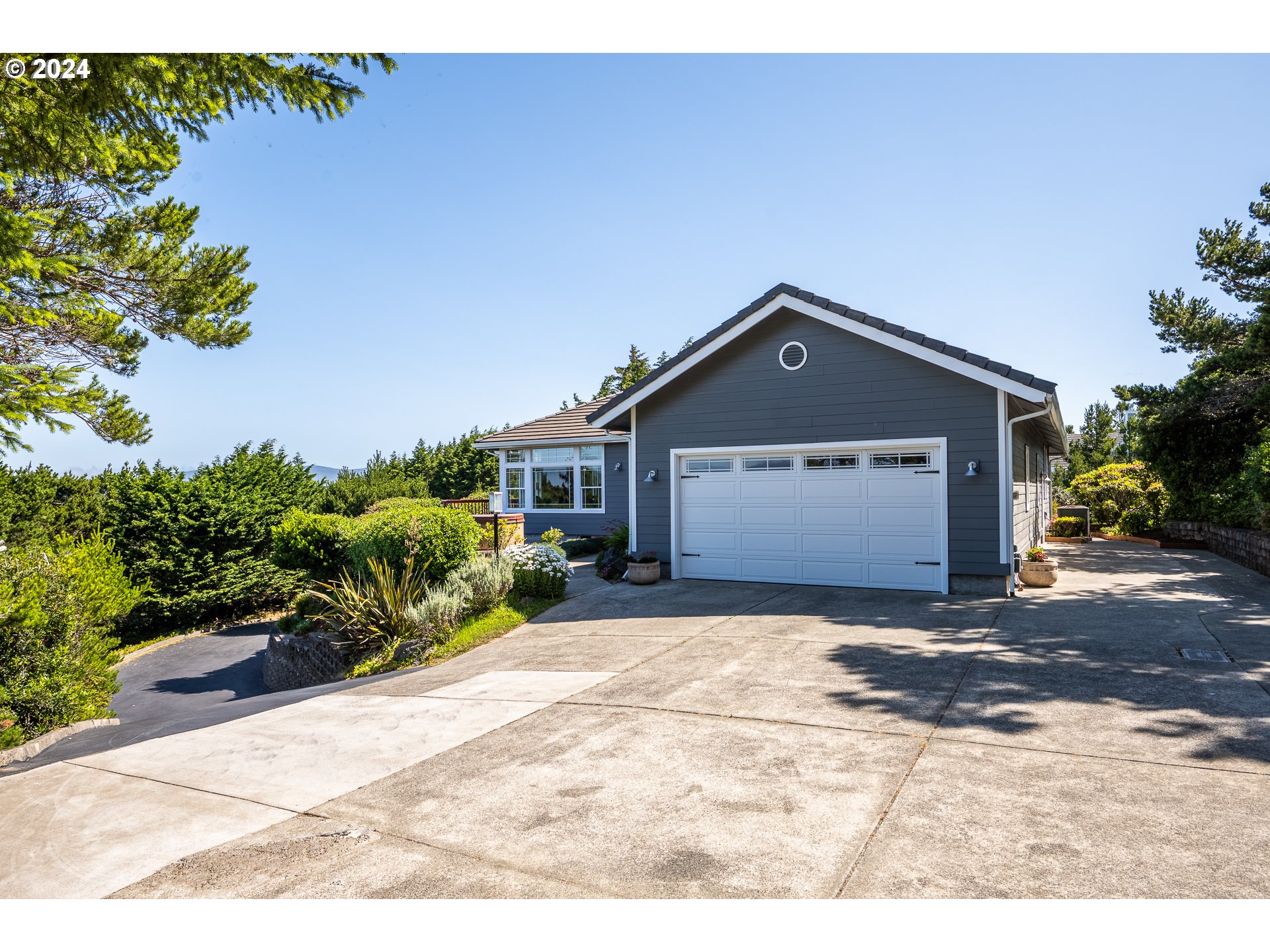 51 SHORELINE DR