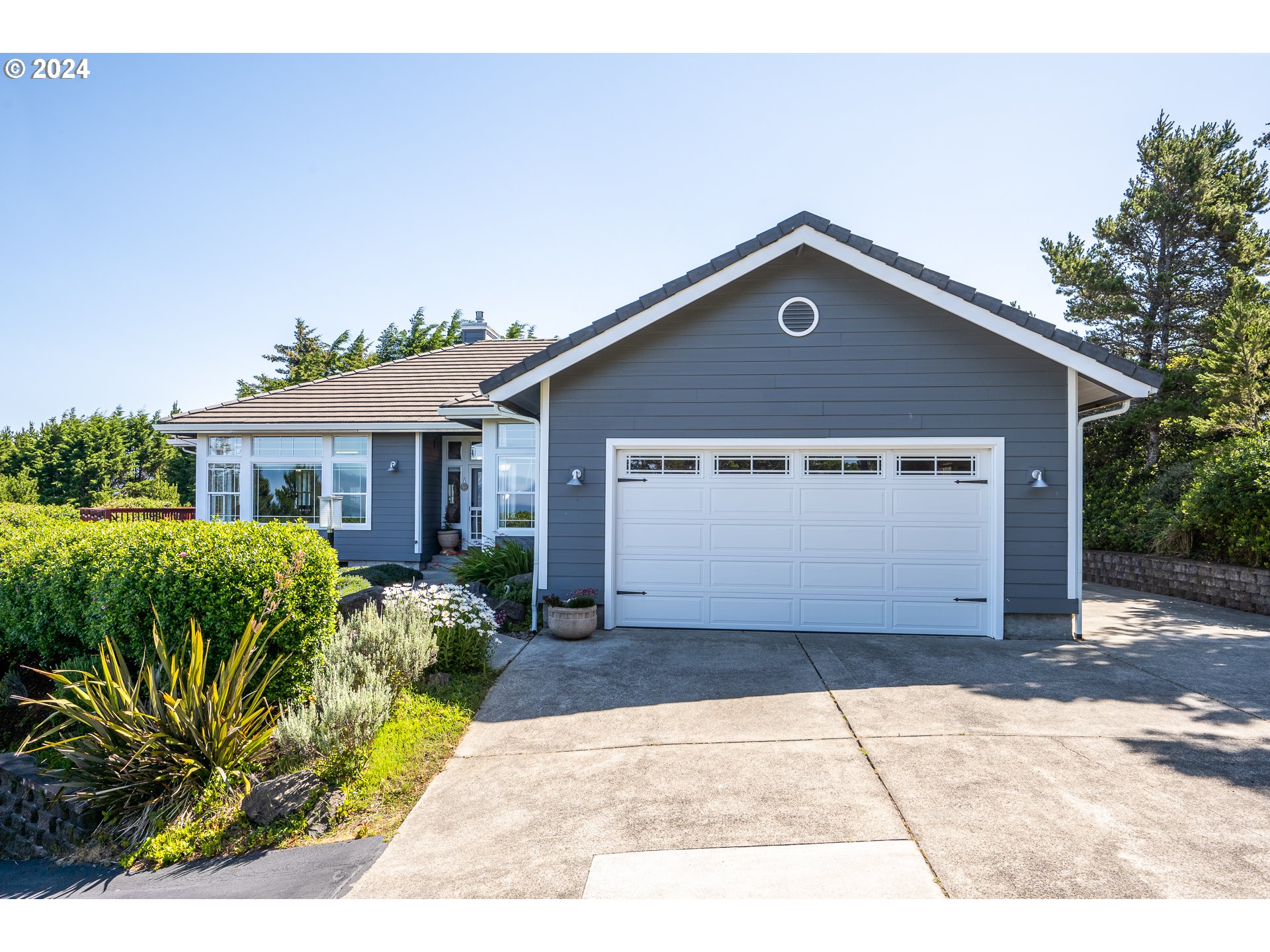 51 SHORELINE DR