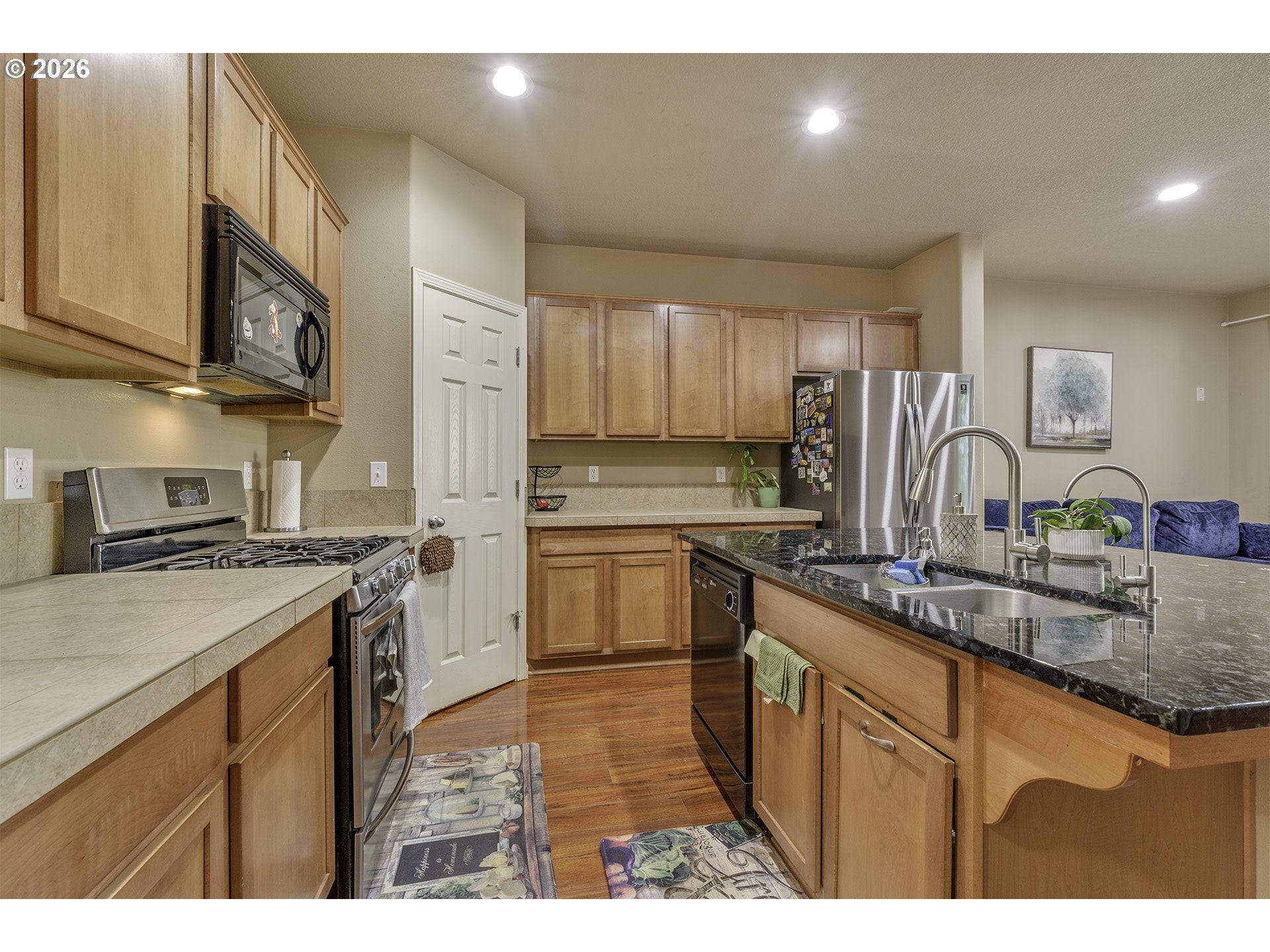 3137 NE 14TH PL
