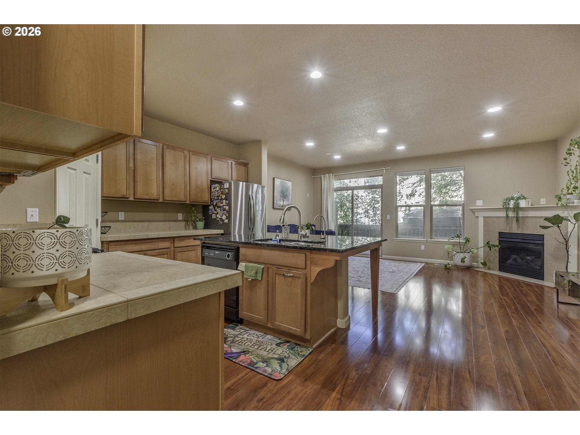 3137 NE 14TH PL