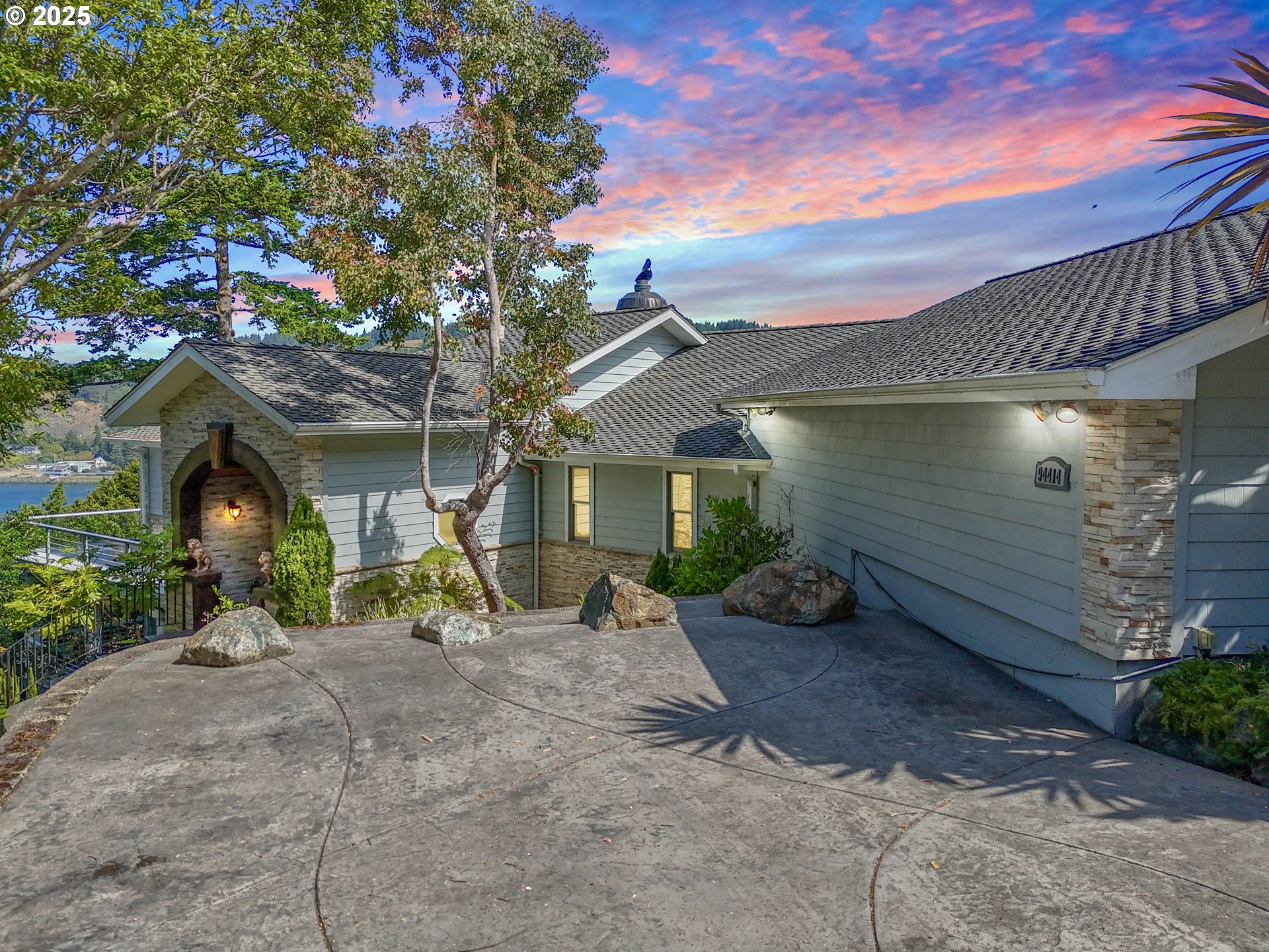 94414 TOM CAT HILL RD