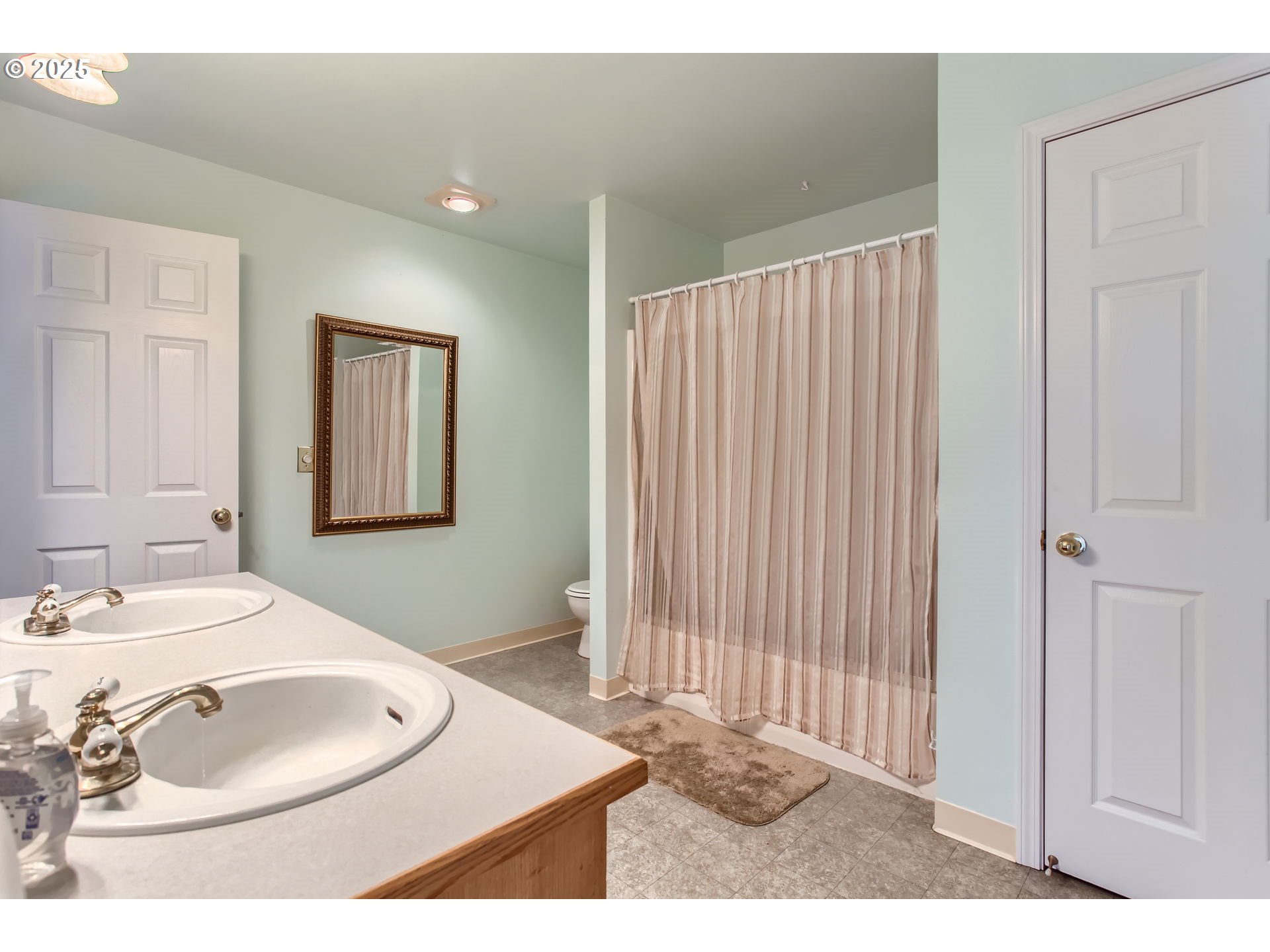 Vancouver, Washington 98661, United States, 2 Bedrooms Bedrooms, ,2 BathroomsBathrooms,Residential,Active,95781