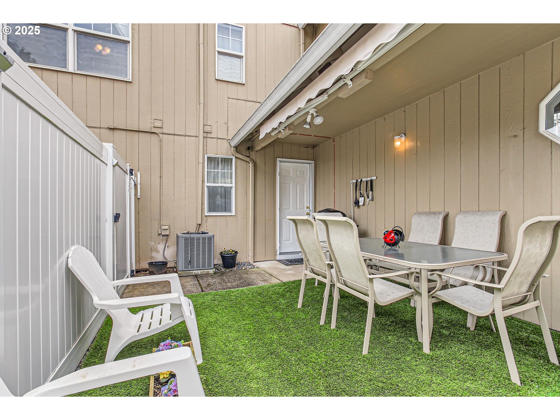 Vancouver, Washington 98661, United States, 2 Bedrooms Bedrooms, ,2 BathroomsBathrooms,Residential,Active,95781