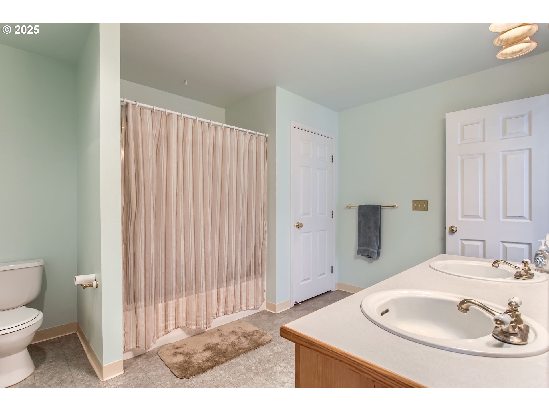 Vancouver, Washington 98661, United States, 2 Bedrooms Bedrooms, ,2 BathroomsBathrooms,Residential,Active,95781