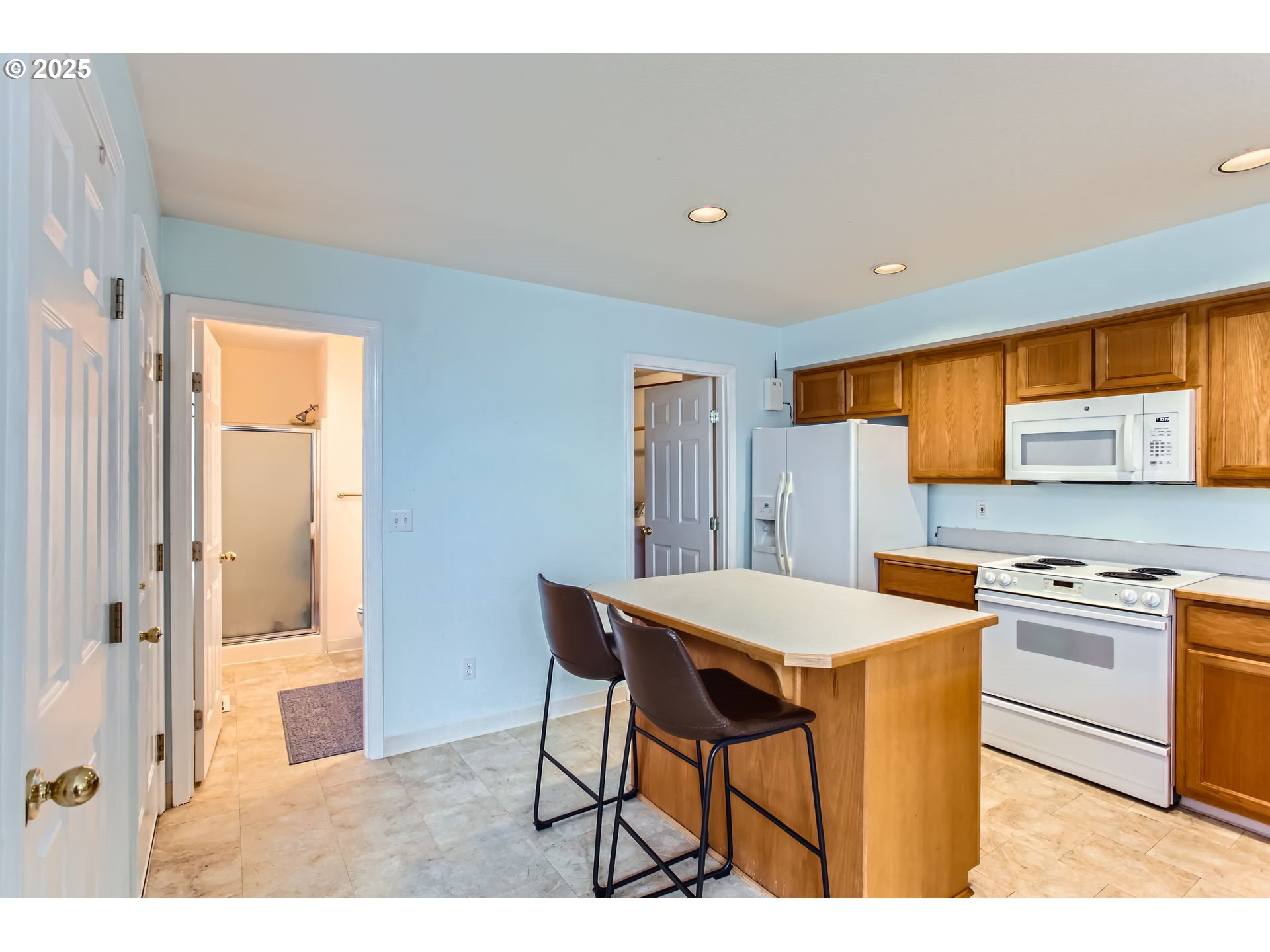 Vancouver, Washington 98661, United States, 2 Bedrooms Bedrooms, ,2 BathroomsBathrooms,Residential,Active,95781