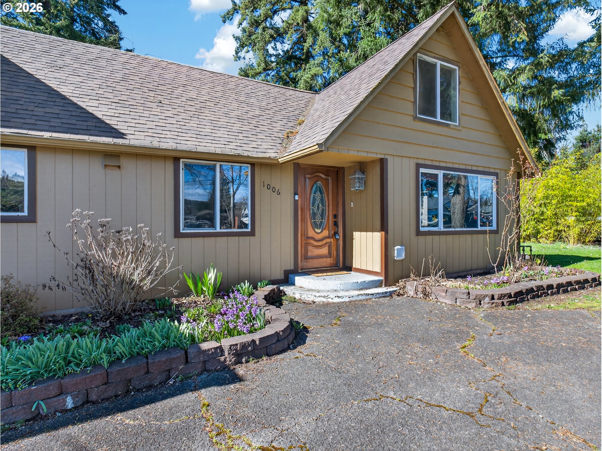 1006 MOUNTAIN VIEW RD