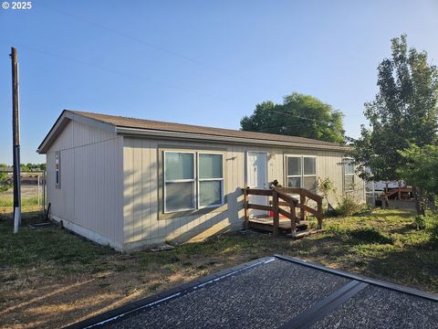 310 E COLLINS ST Goldendale WA 98620