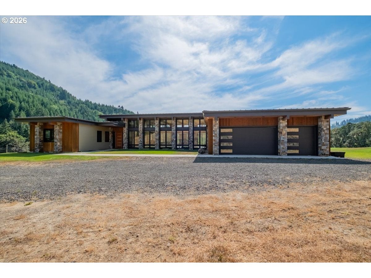 13700 SW EAST CREEK RD
