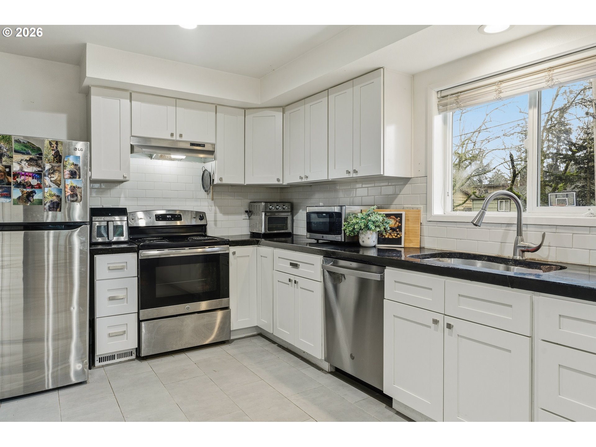 11937 NE HOLLADAY ST