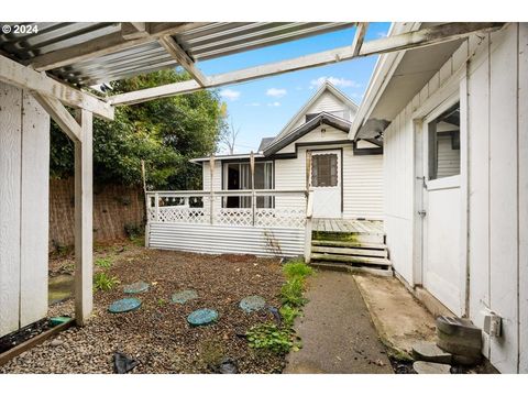 A home in Roseburg