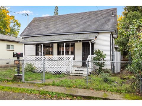 A home in Roseburg