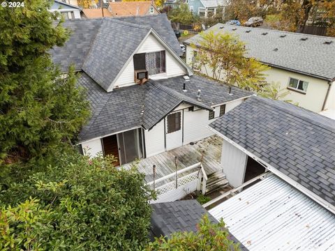 A home in Roseburg