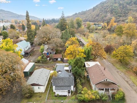 A home in Roseburg