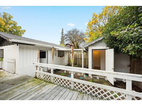 A home in Roseburg