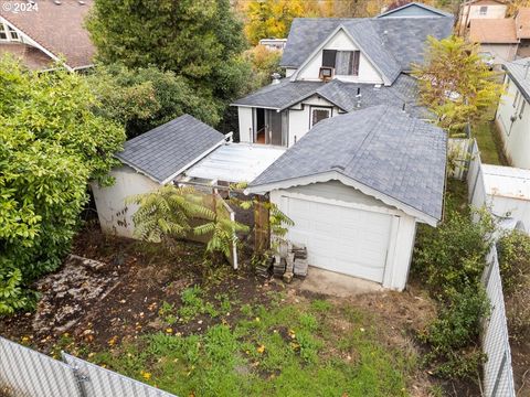 A home in Roseburg