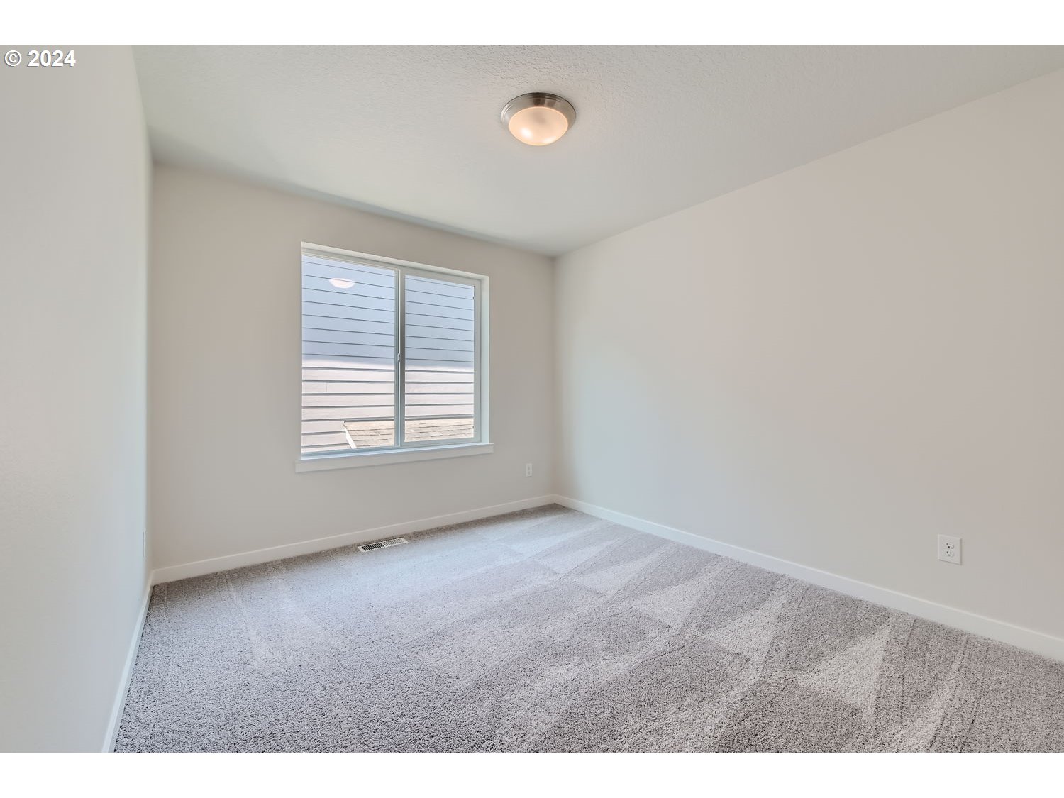 Sherwood, Oregon 97140, United States, 5 Bedrooms Bedrooms, ,3 BathroomsBathrooms,Residential,Active,17646