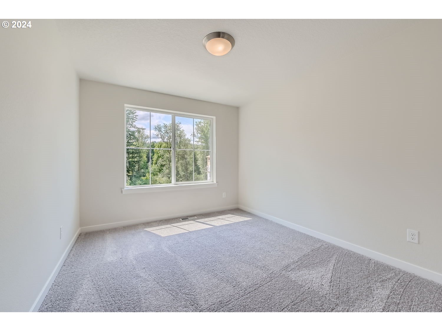 Sherwood, Oregon 97140, United States, 5 Bedrooms Bedrooms, ,3 BathroomsBathrooms,Residential,Active,17646