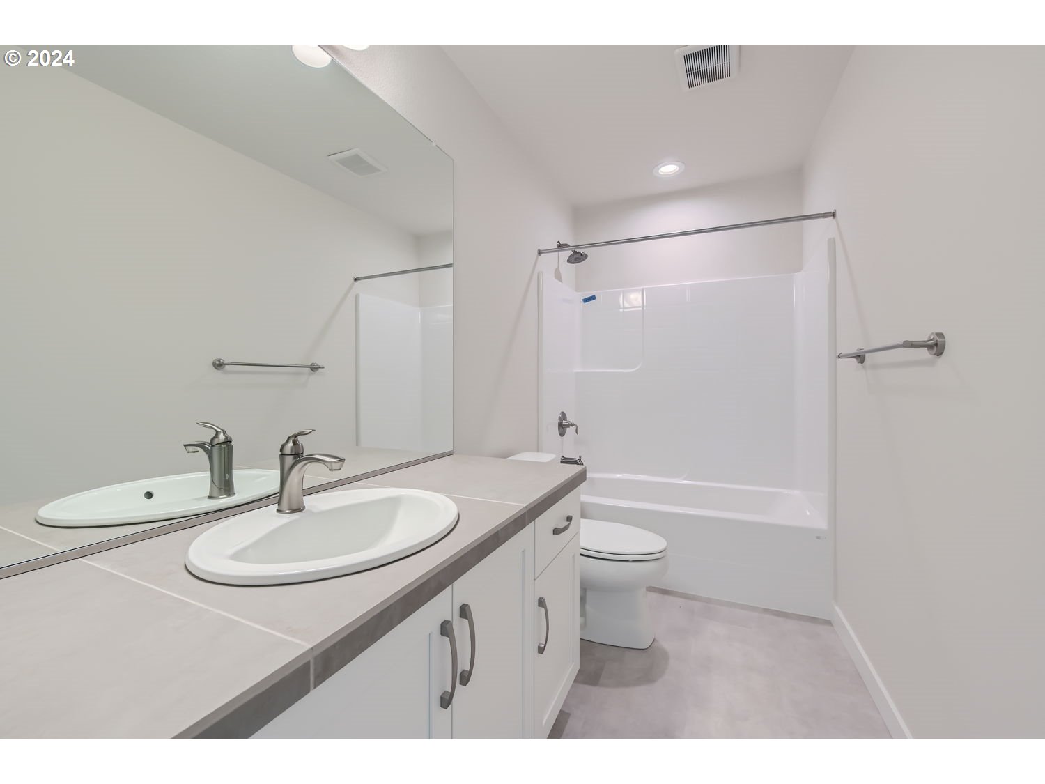 Sherwood, Oregon 97140, United States, 5 Bedrooms Bedrooms, ,3 BathroomsBathrooms,Residential,Active,17646