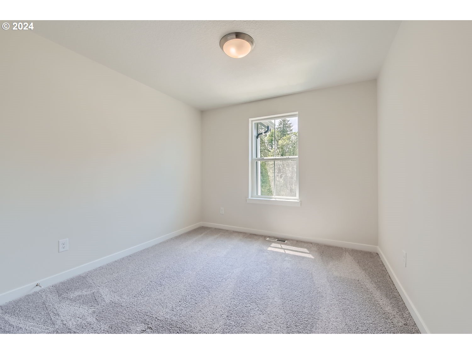 Sherwood, Oregon 97140, United States, 5 Bedrooms Bedrooms, ,3 BathroomsBathrooms,Residential,Active,17646