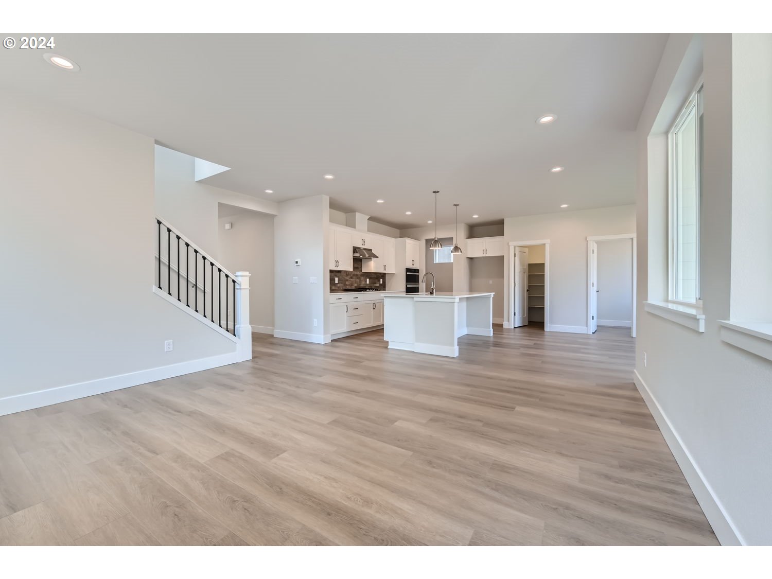 Sherwood, Oregon 97140, United States, 5 Bedrooms Bedrooms, ,3 BathroomsBathrooms,Residential,Active,17646