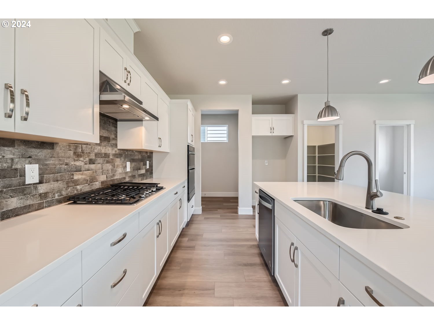 Sherwood, Oregon 97140, United States, 5 Bedrooms Bedrooms, ,3 BathroomsBathrooms,Residential,Active,17646