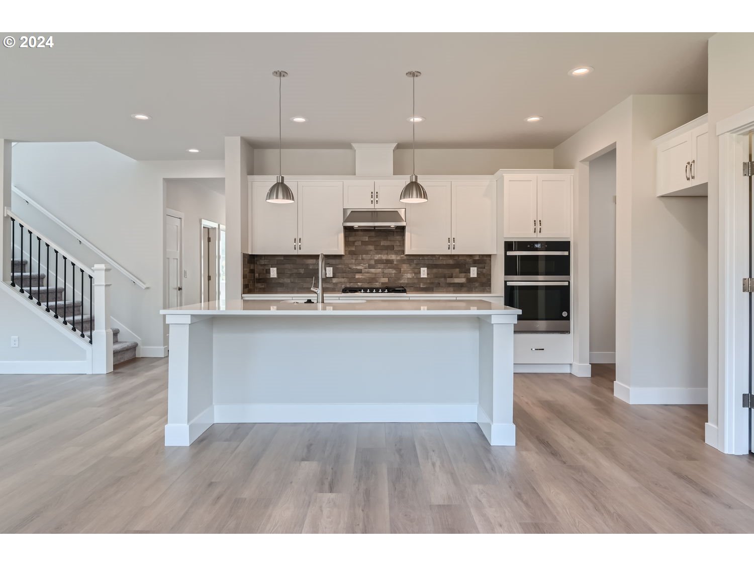 Sherwood, Oregon 97140, United States, 5 Bedrooms Bedrooms, ,3 BathroomsBathrooms,Residential,Active,17646