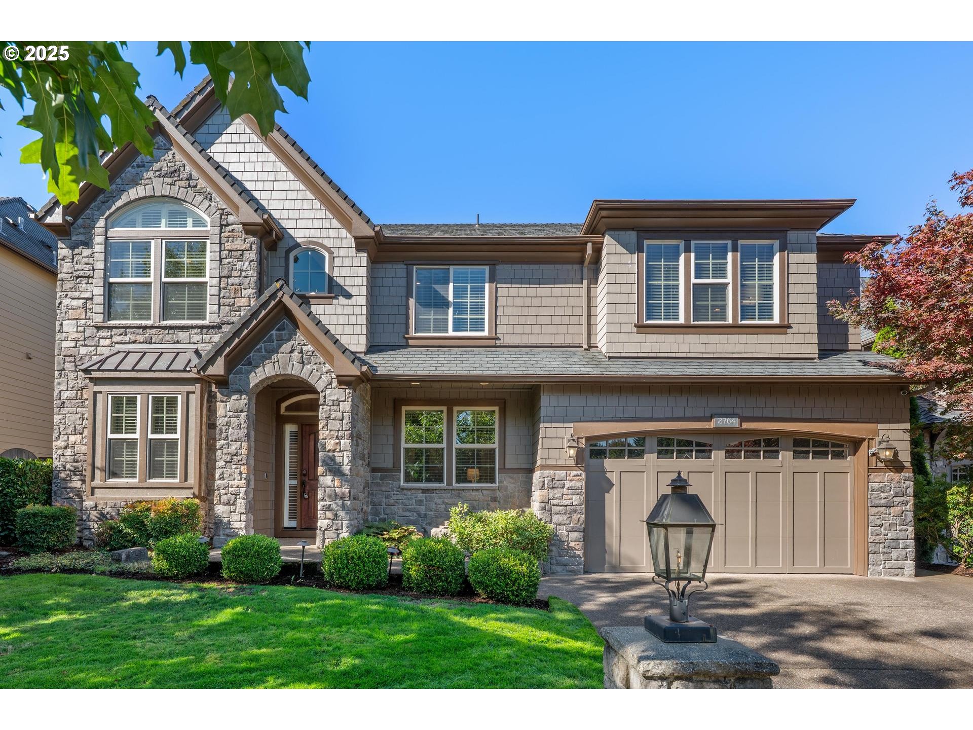2764 RIDGE LN