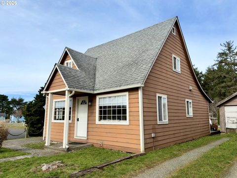 945 2ND ST Bandon OR 97411