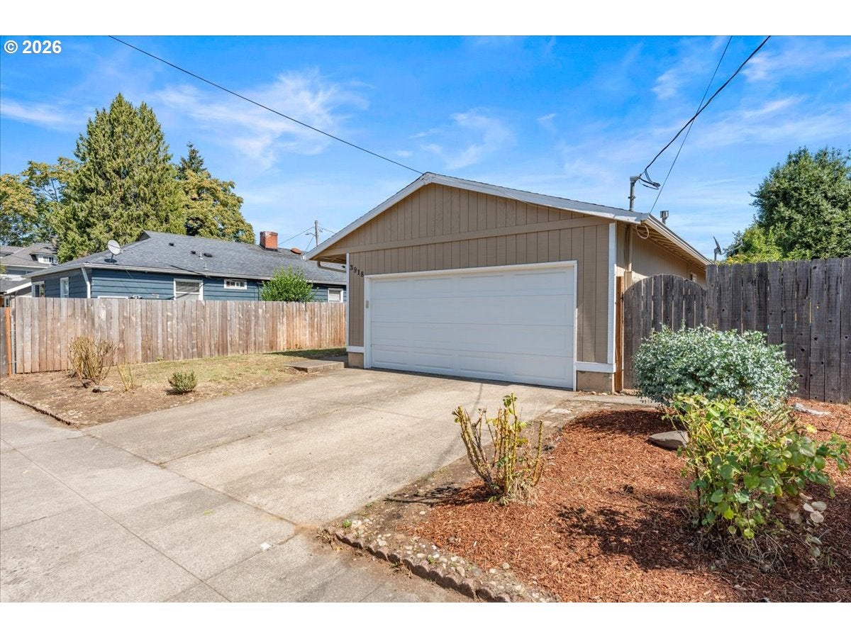 3918 SE 52ND AVE