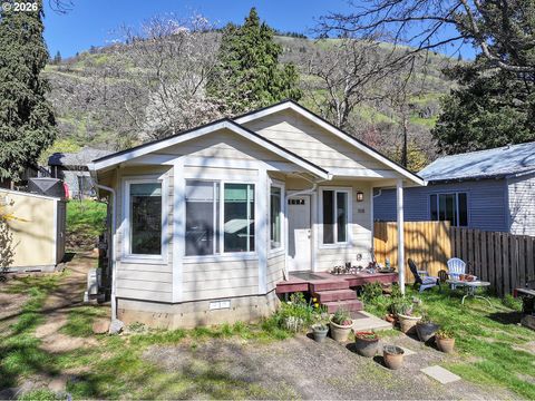 318 E Steuben ST Bingen WA 98605