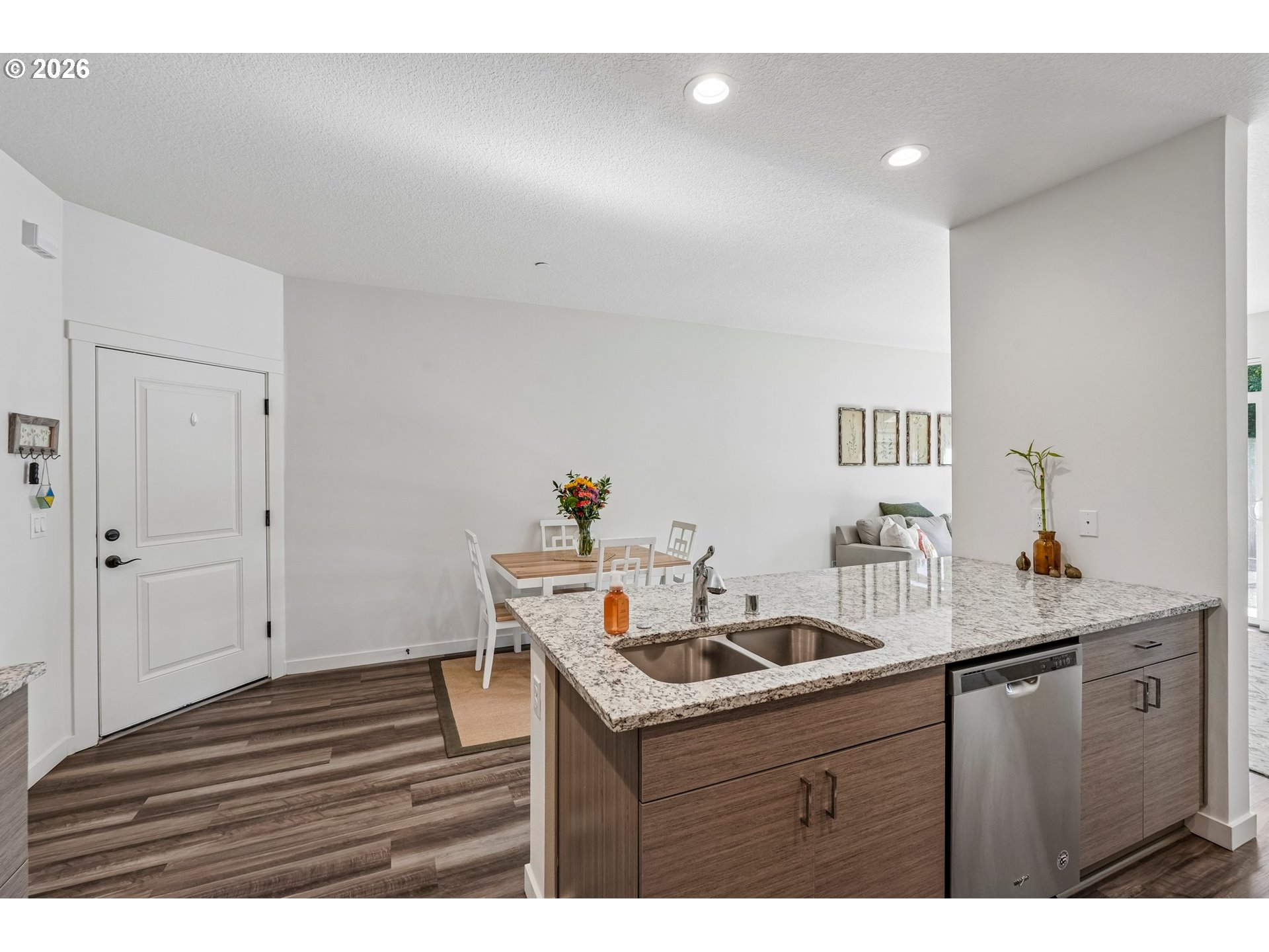 330 S KELLER CT