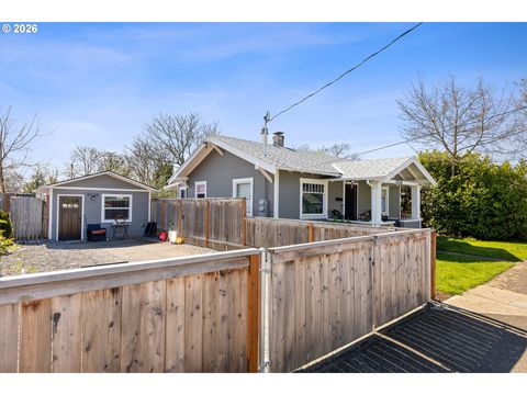 8316 SE RAYMOND CT Portland OR 97266