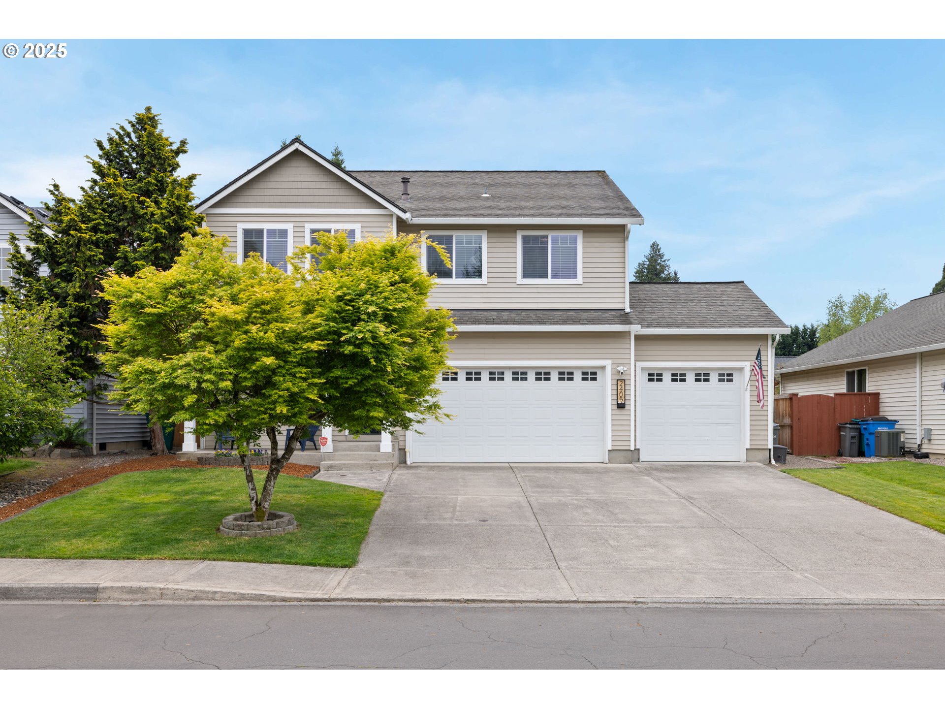 2405 NE 107TH ST
