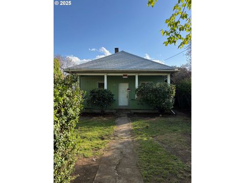 6300 N AMHERST ST Portland OR 97203