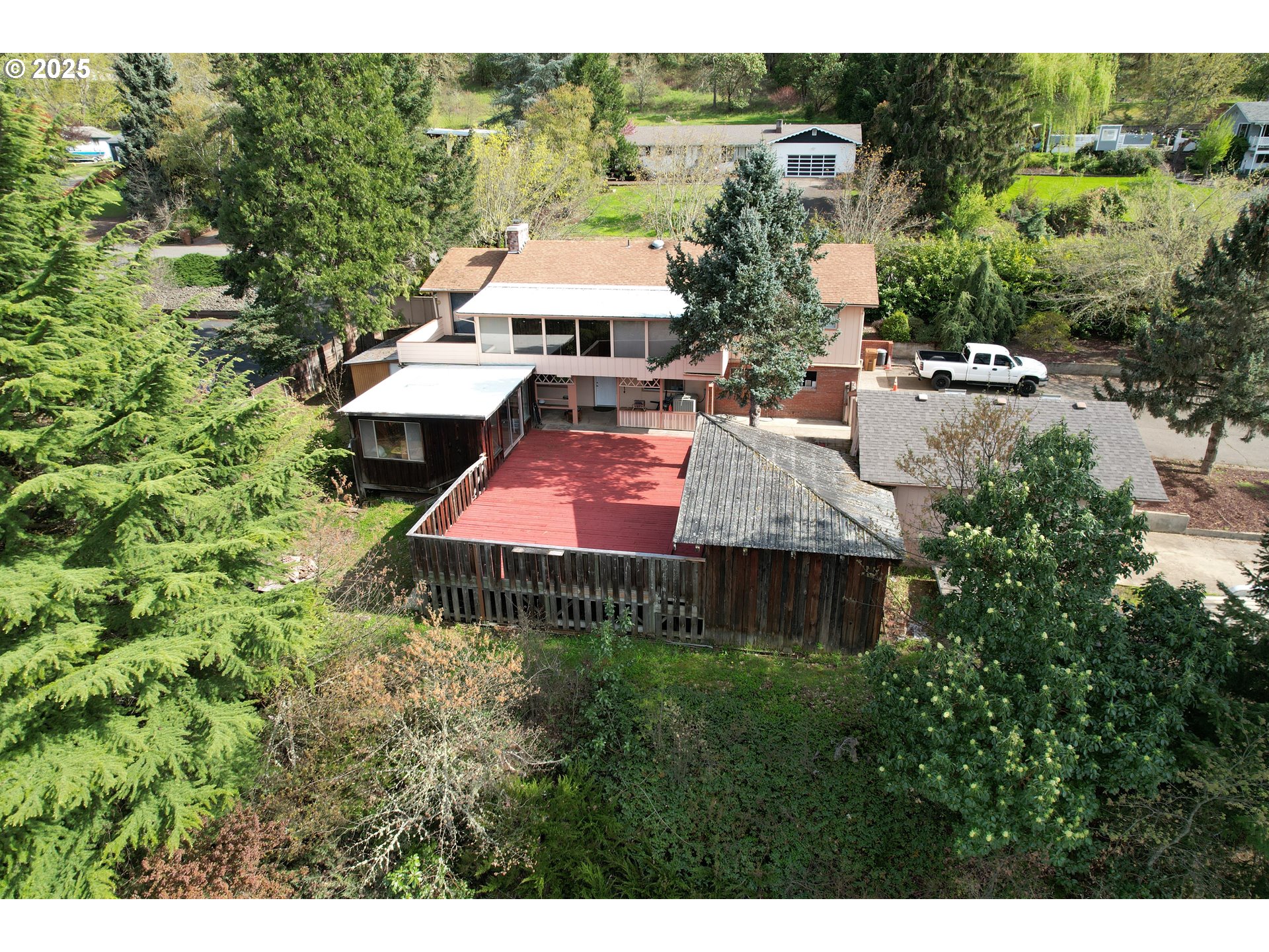 497 WOOD CREST DR