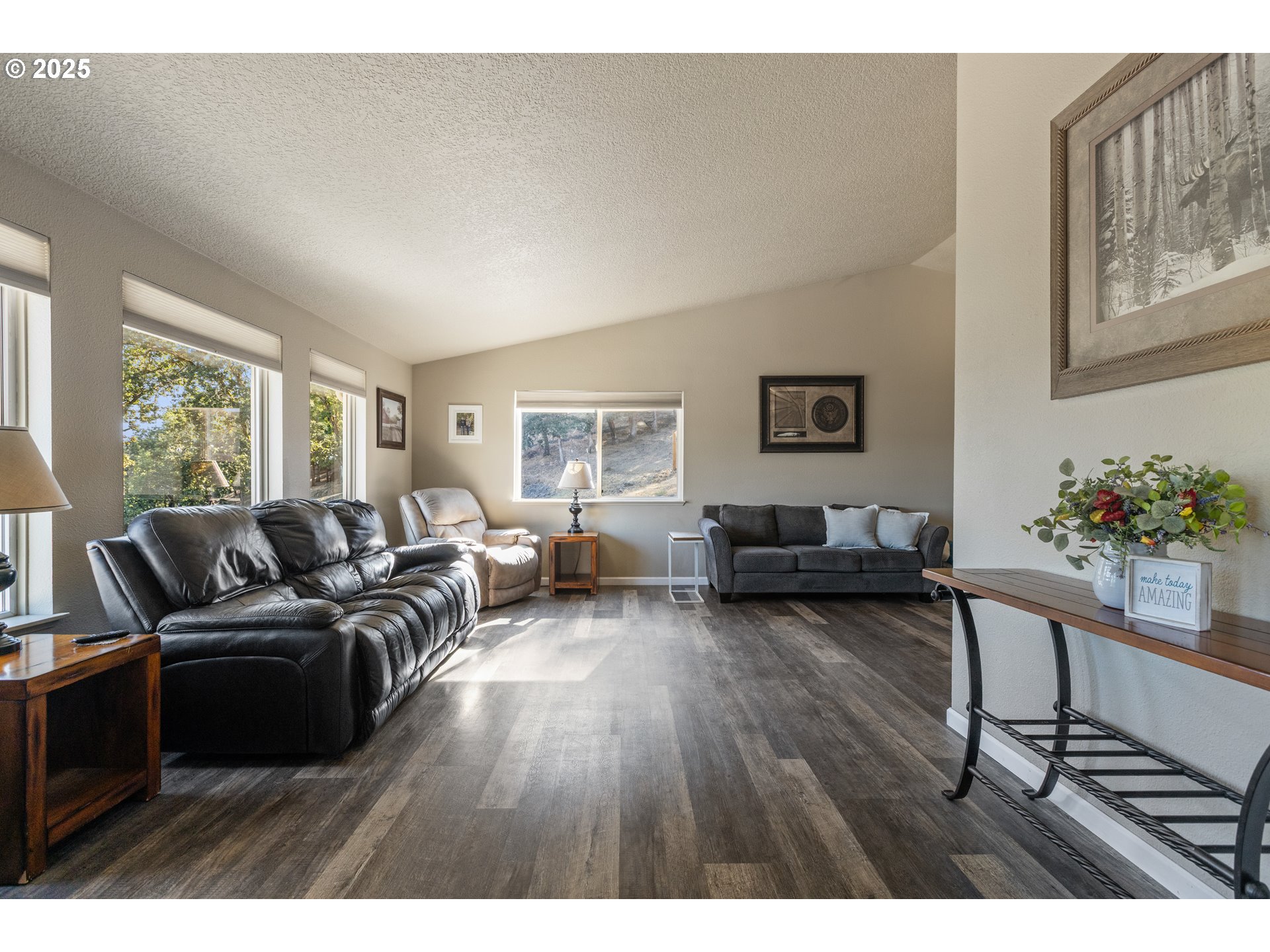 941 COLONIAL RD