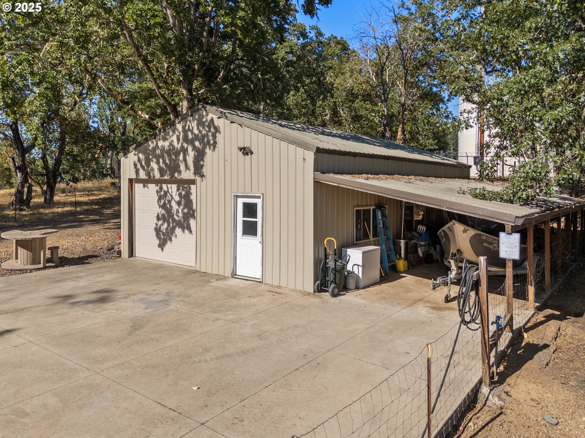 941 COLONIAL RD