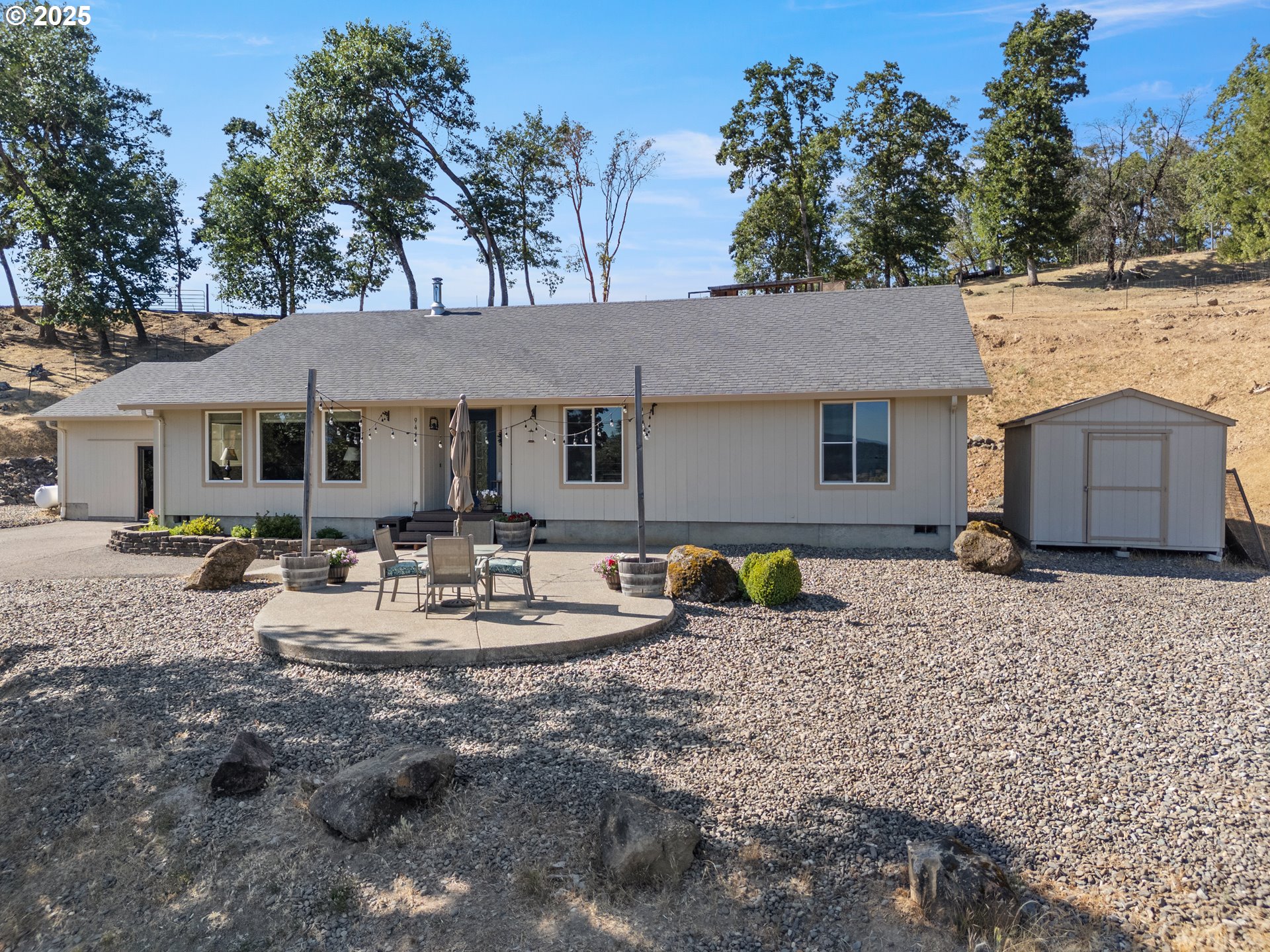 941 COLONIAL RD