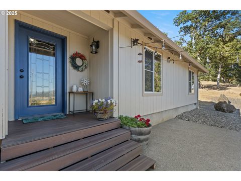 941 COLONIAL RD Roseburg OR 97471