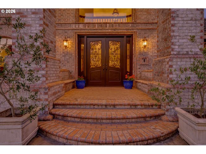 600 SE ARROW CREEK LN