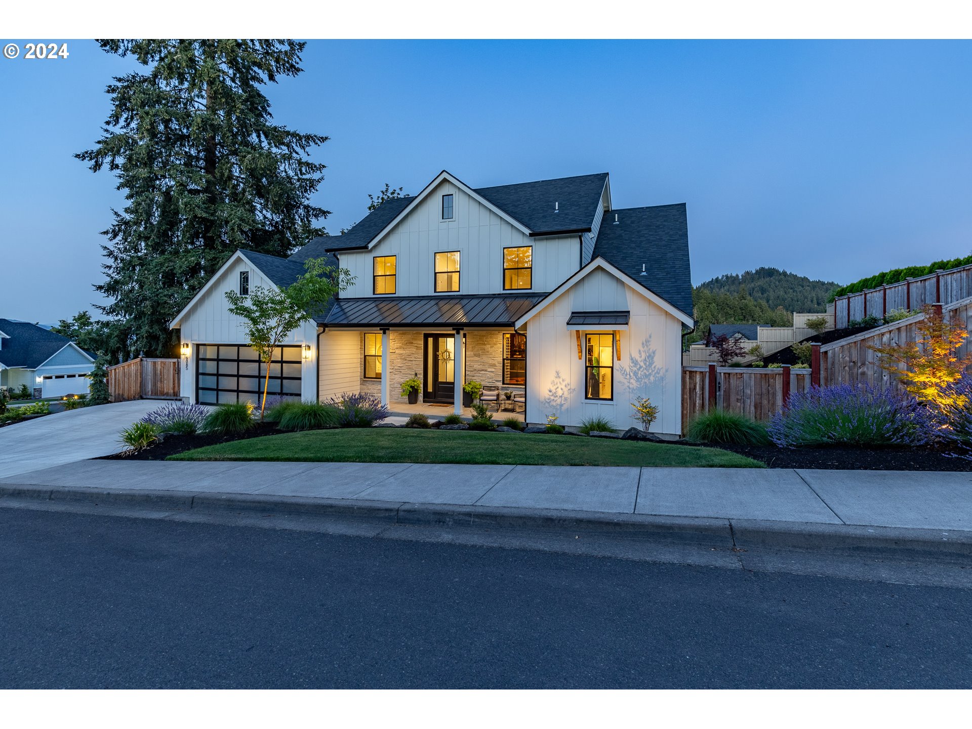 6085 GRAYSTONE LOOP