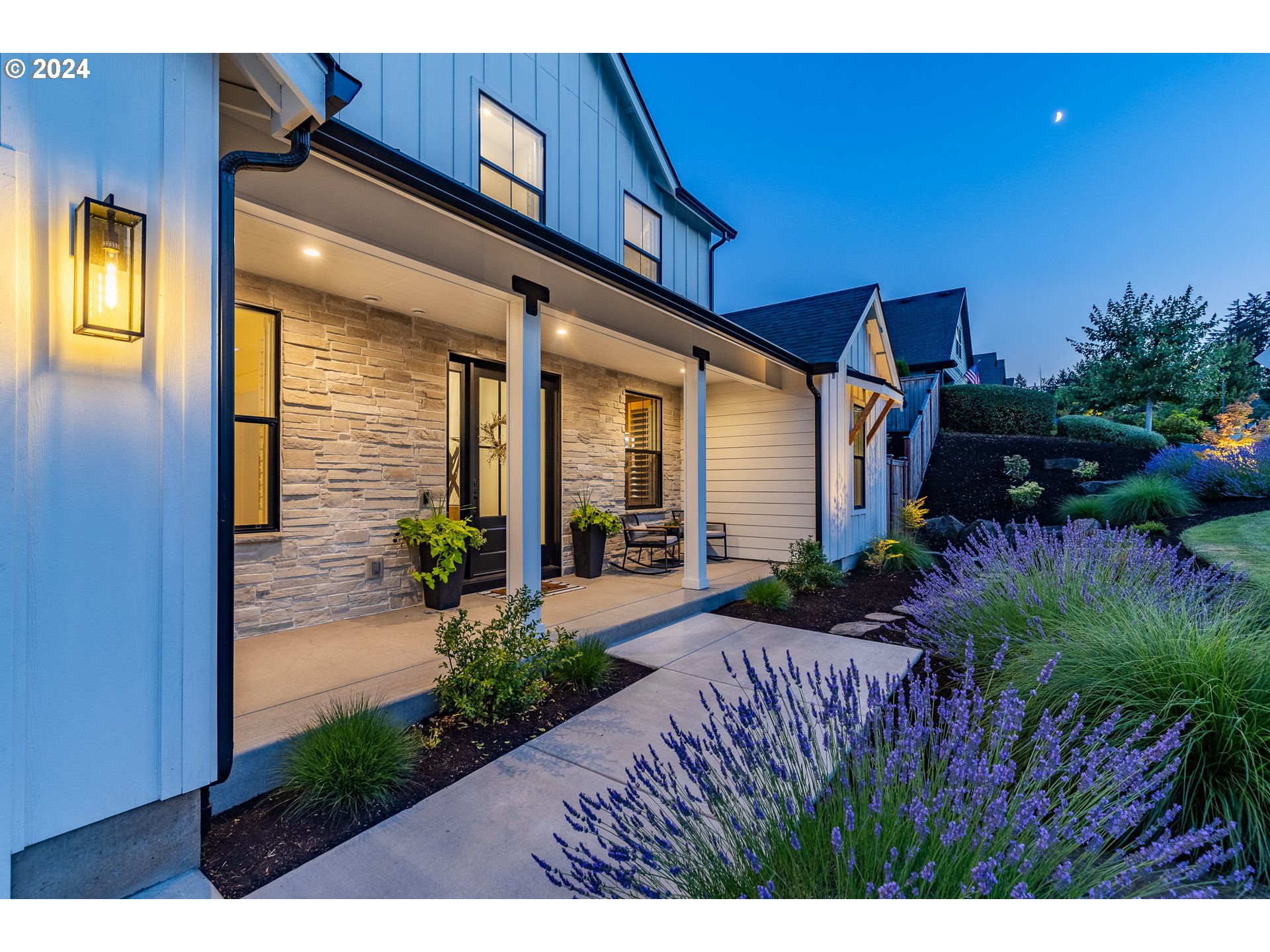6085 GRAYSTONE LOOP