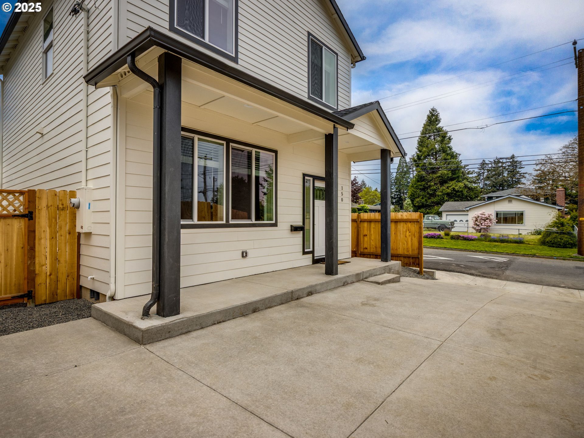 150 NE 113th AVE