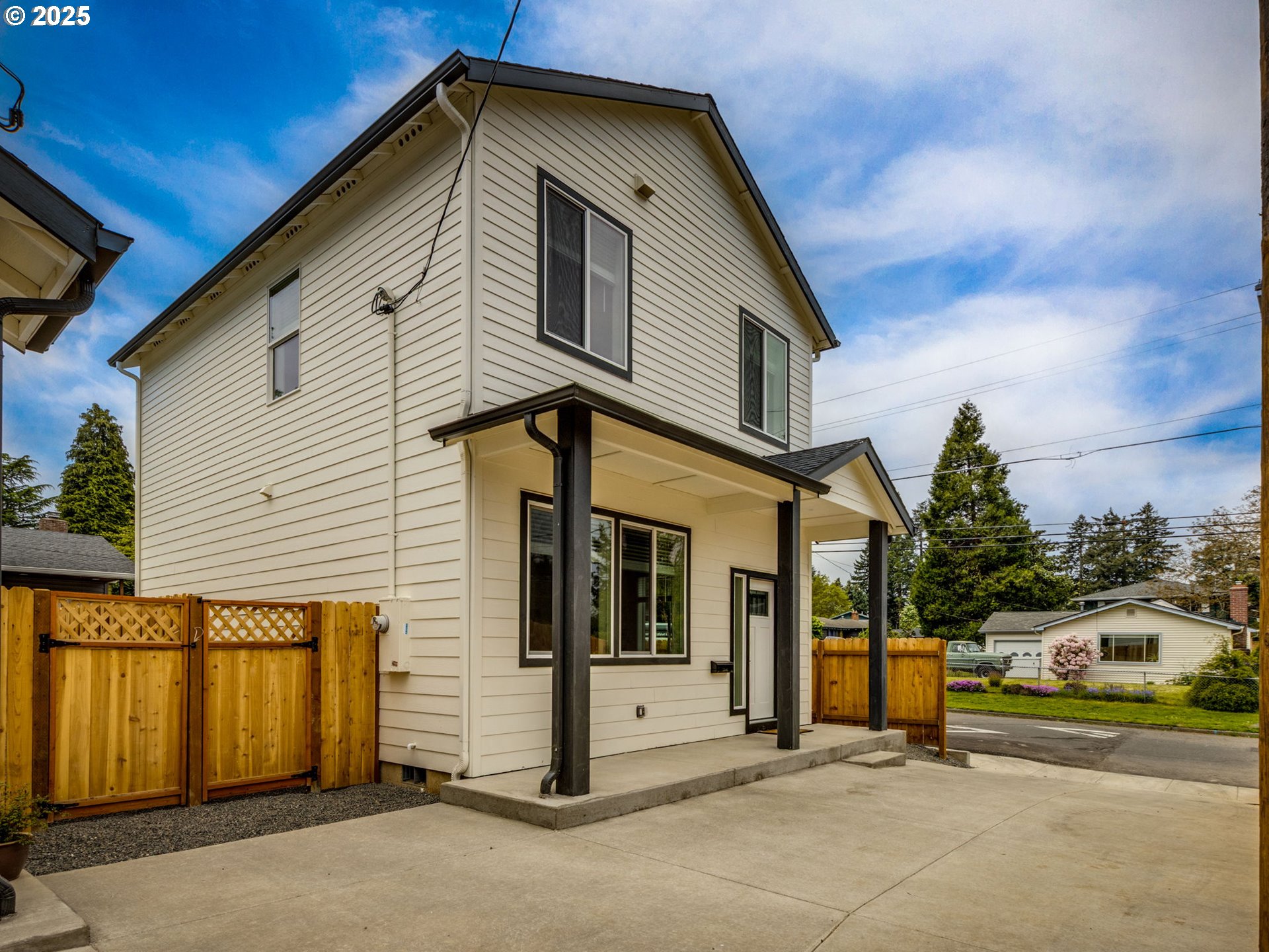 150 NE 113th AVE