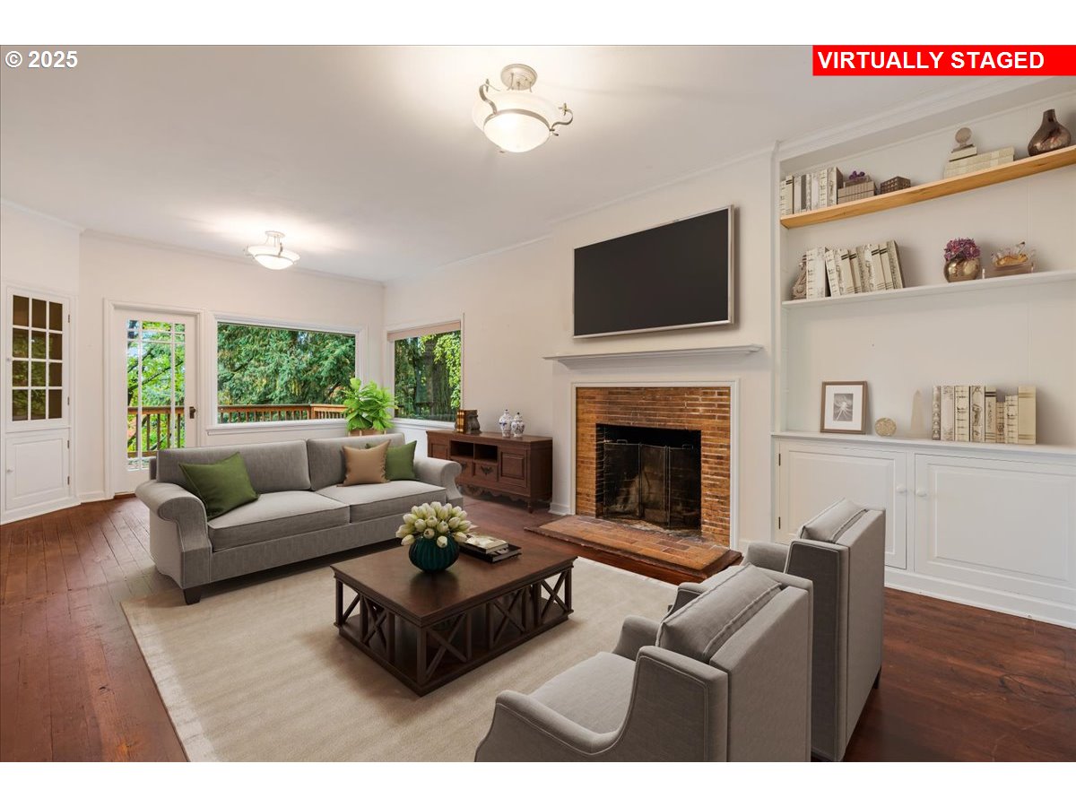 11328 S NORTHGATE AVE