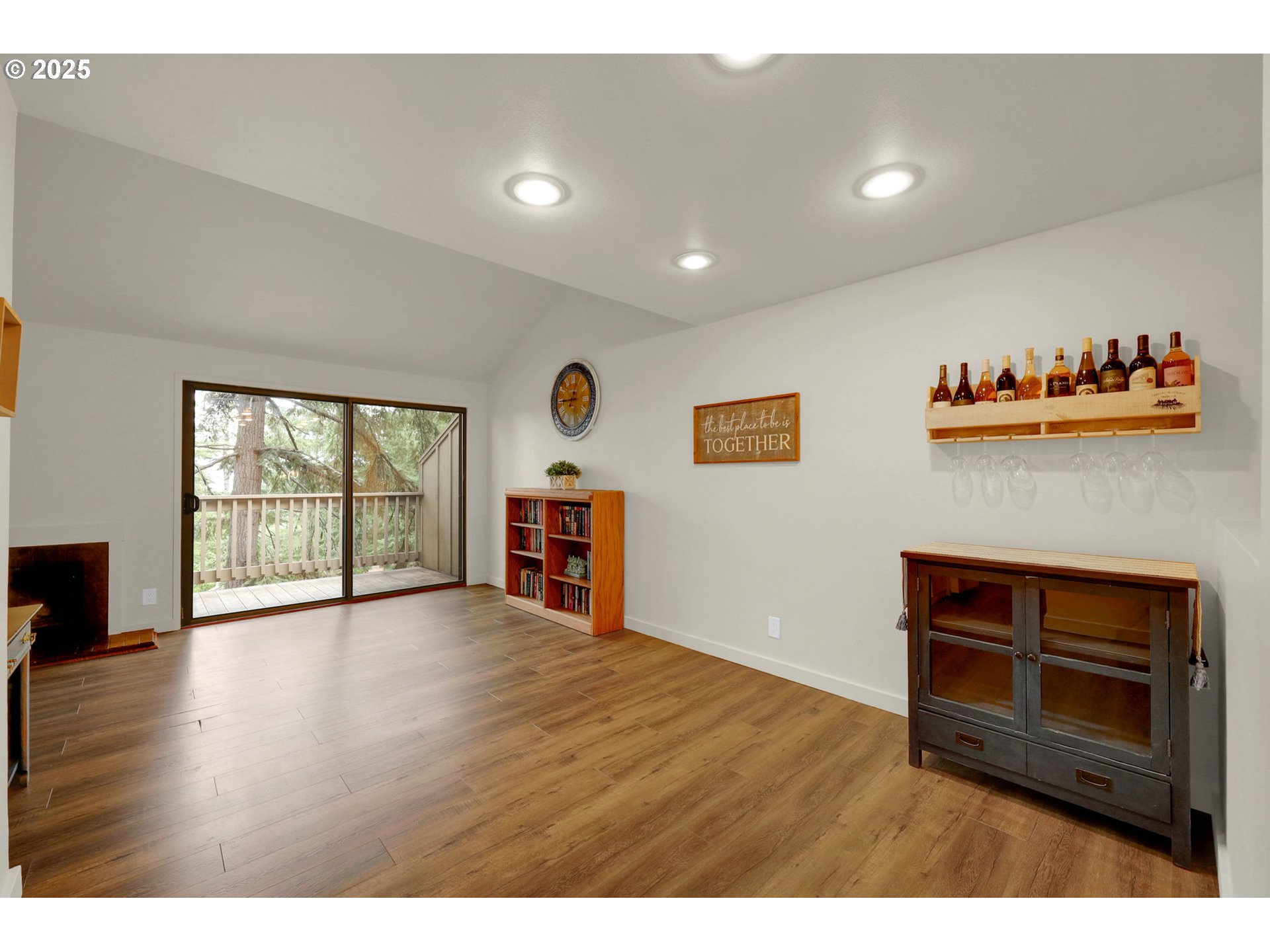 143 TREEHILL LOOP