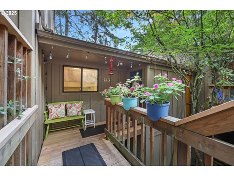 143 TREEHILL LOOP Eugene OR 97405