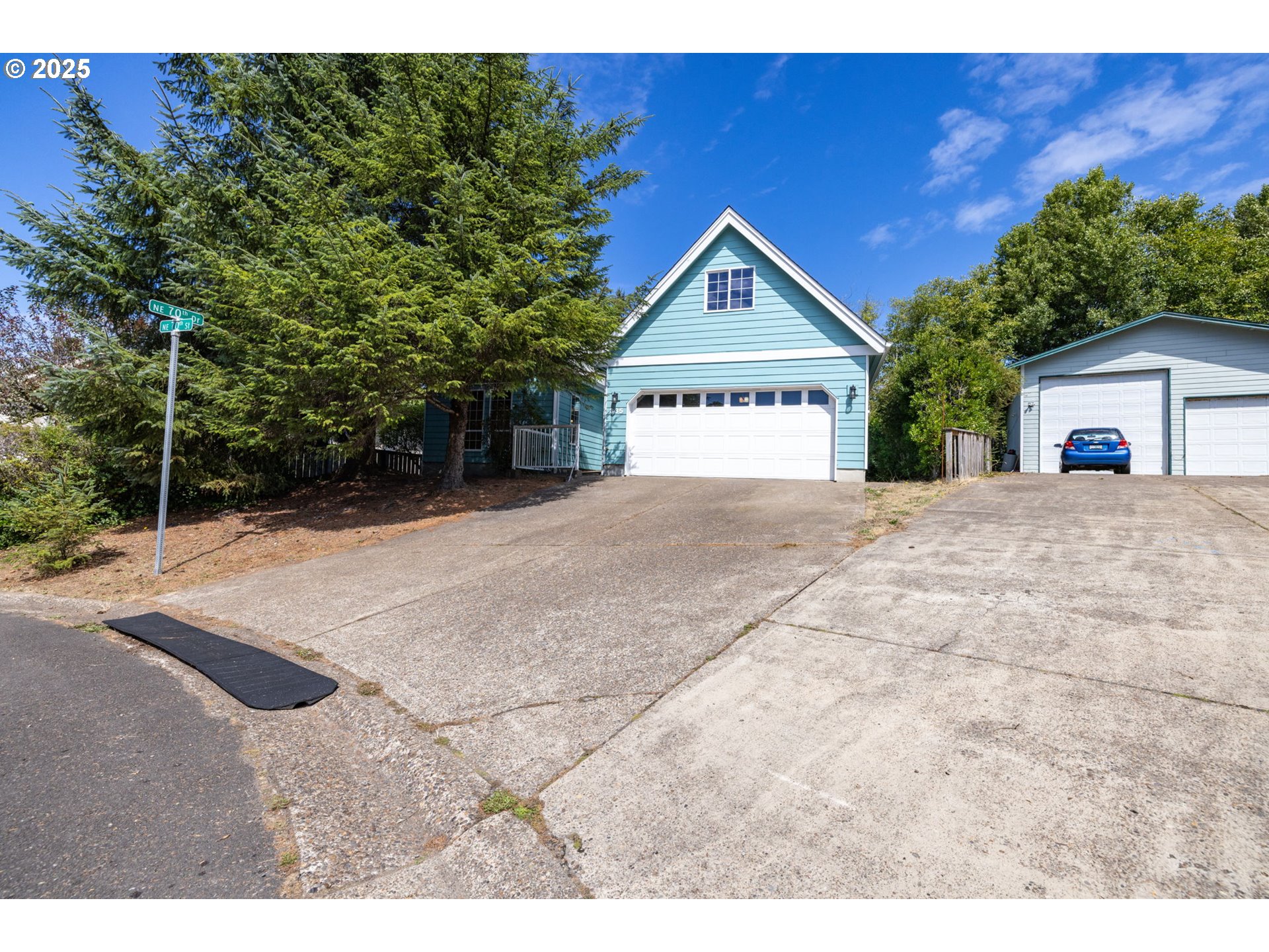 335 NE 70TH DR