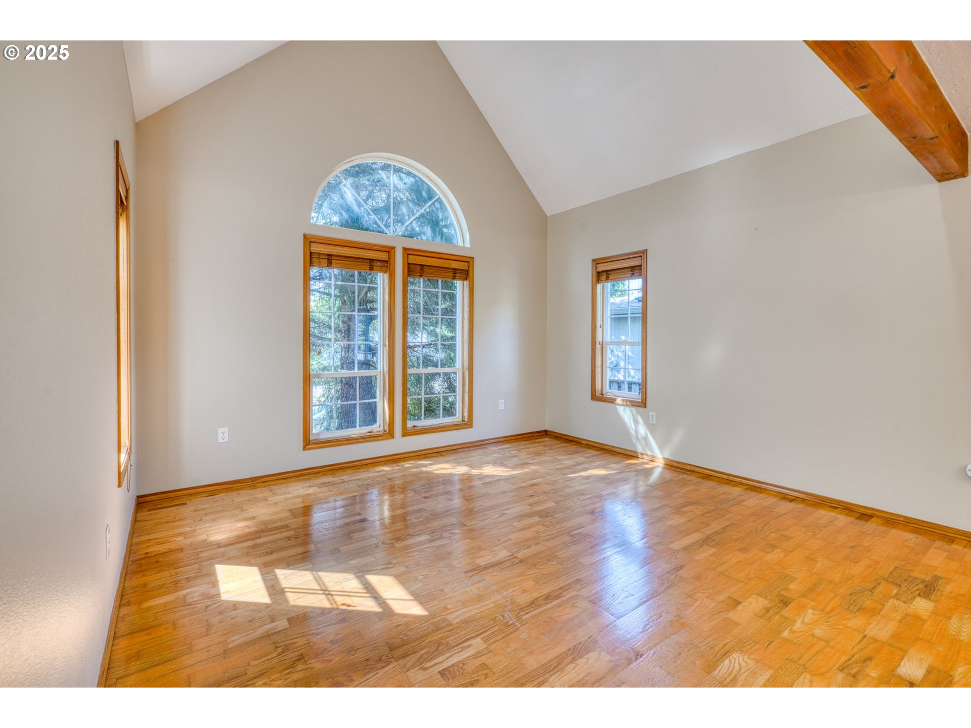 335 NE 70TH DR