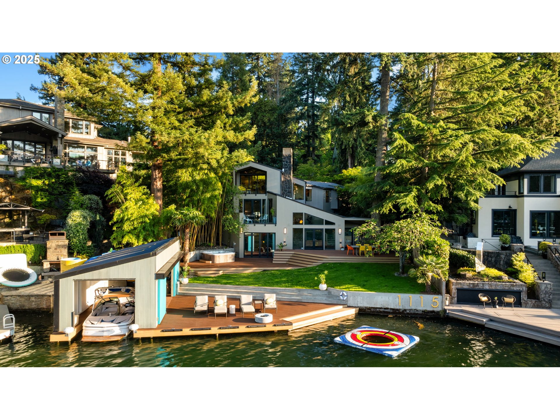 1115 LAKE FRONT RD